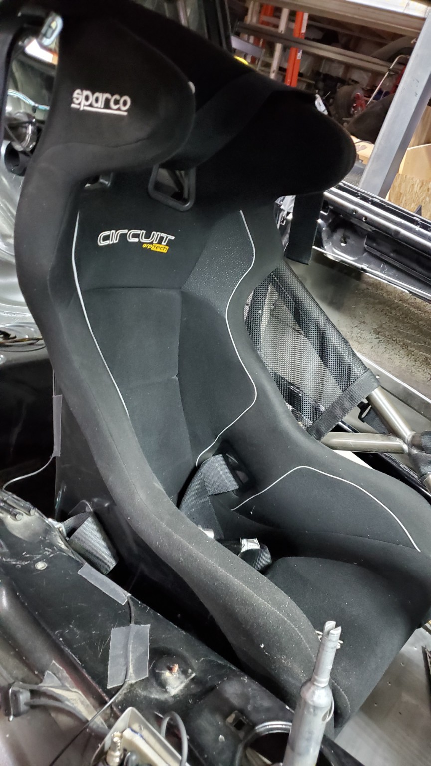 Racing seat and cockpit fitted inside Mike Anderson's E36 BMW